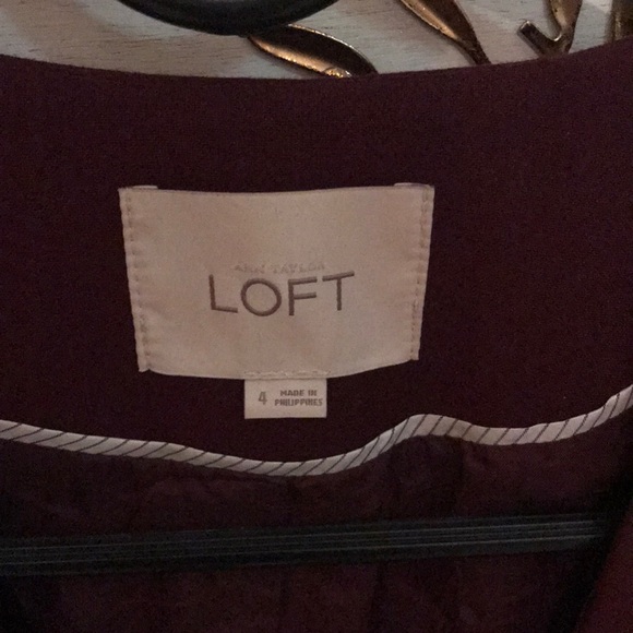 Loft size 4 maroon blazer - Picture 2 of 4